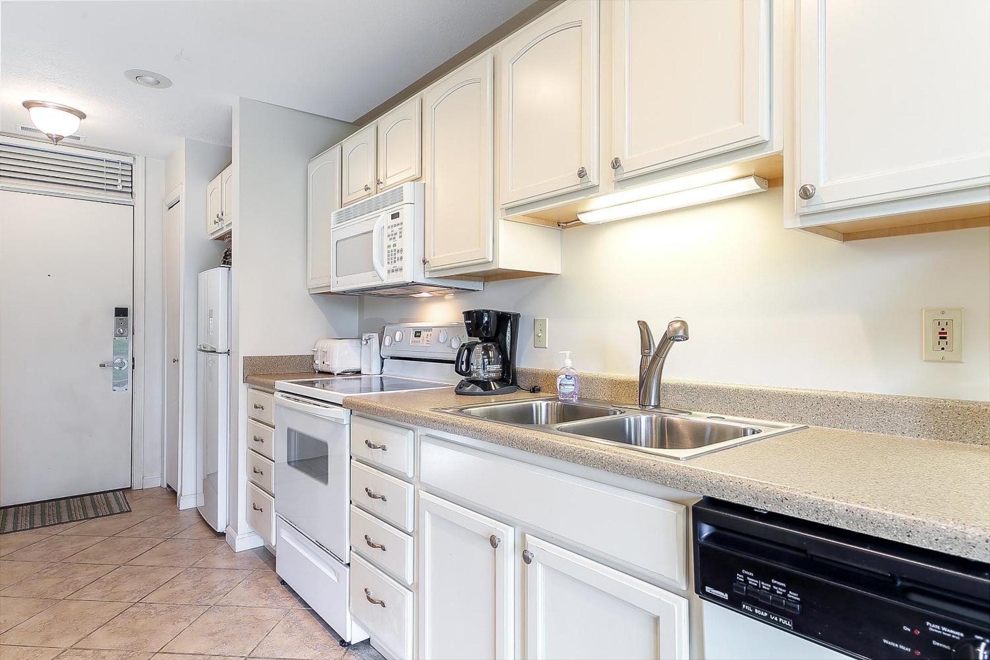 Beautiful 2 Bedroom Lakeside Condo At The Shores Traverse City Kültér fotó